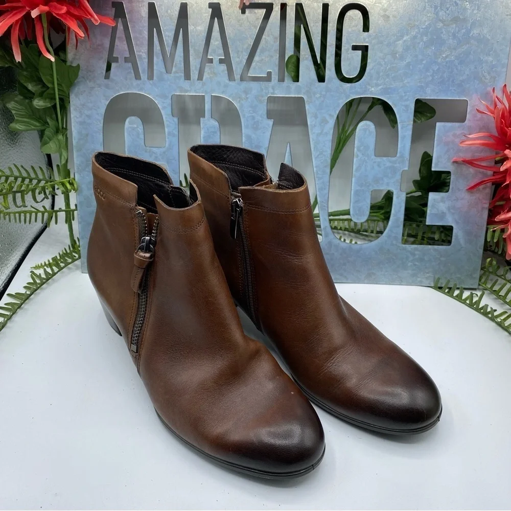 Ecco Sz‎ 39 (8-8.5) Brown Leather Booties